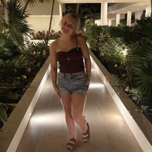 Meet your Posher, Annie